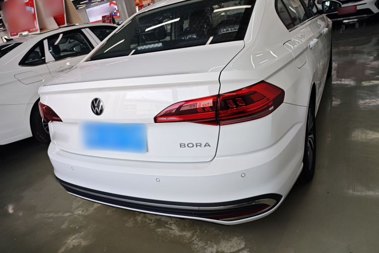 Volkswagen Bora 2026 car image #7