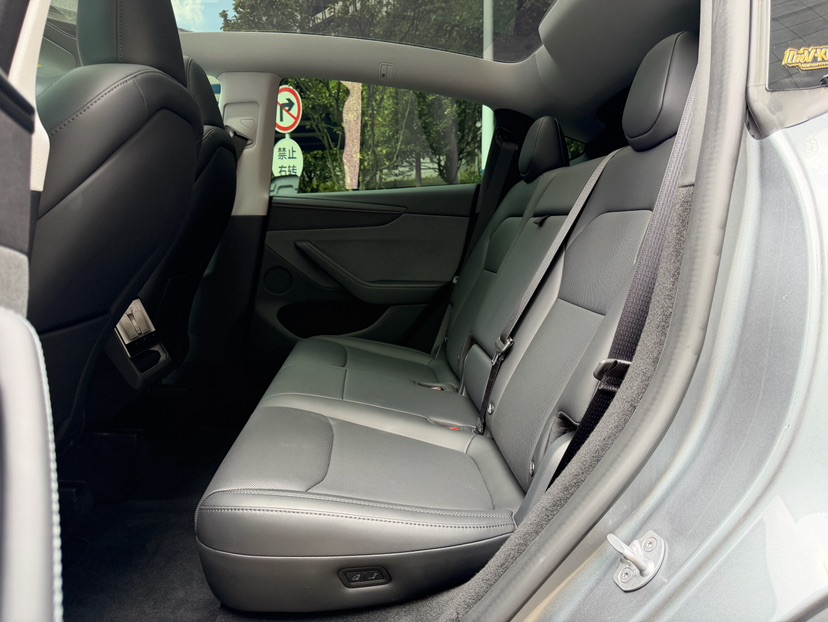 Tesla Model Y 2025 #9 Tesla Model Y 2025 car image #9
