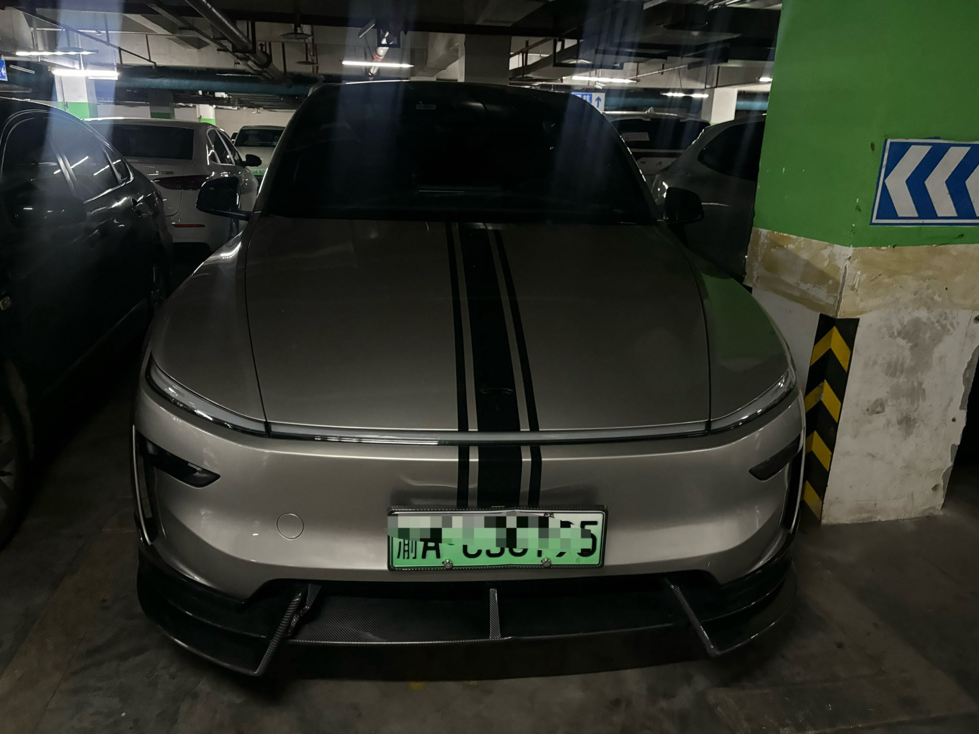 Tesla Model Y L 2026 car image #2