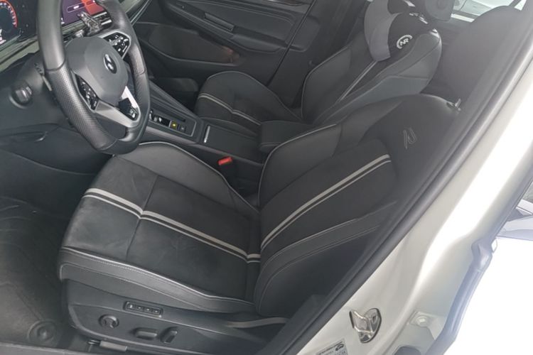 Volkswagen Golf 2021 car image #15