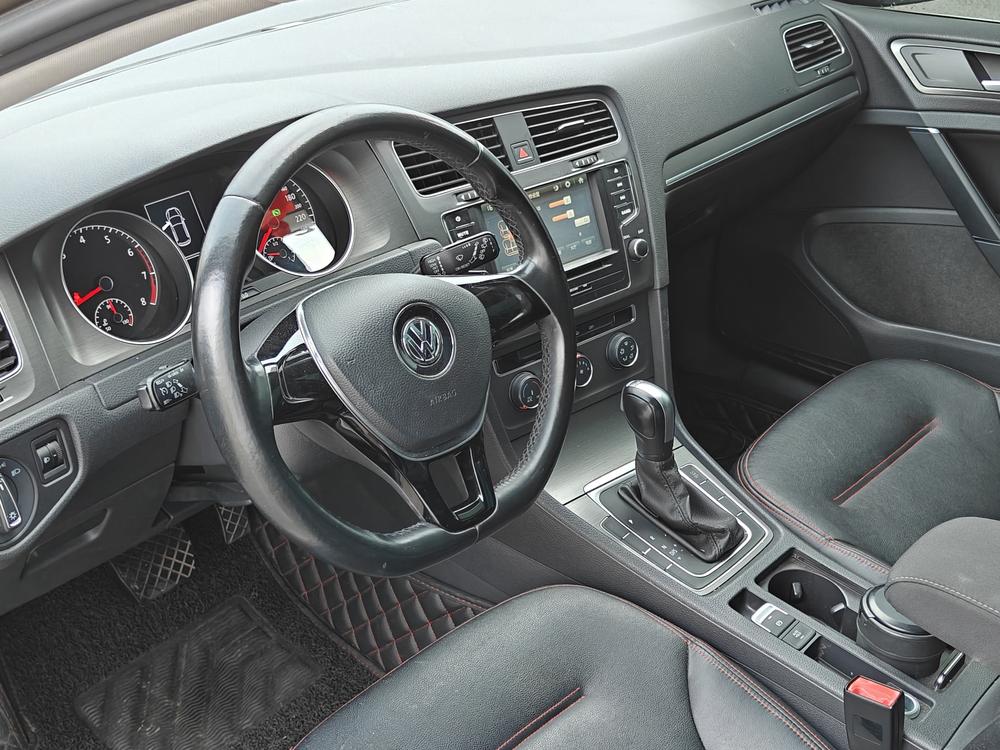 Volkswagen Golf 2014 car image #13