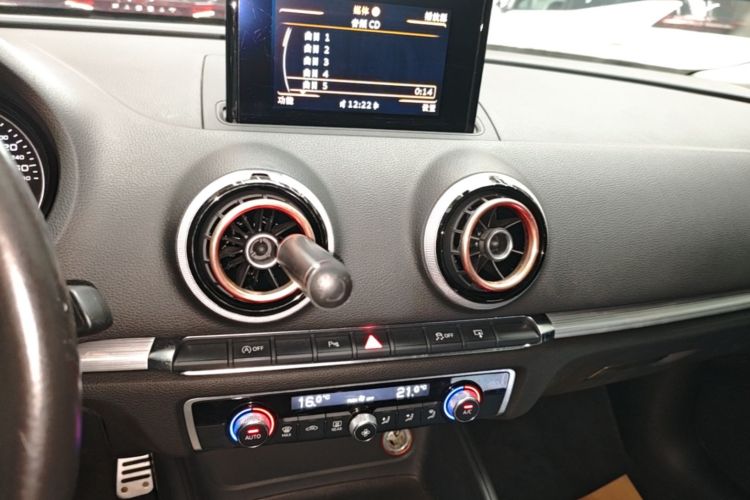 Audi A3 2016 immagine di auto #17