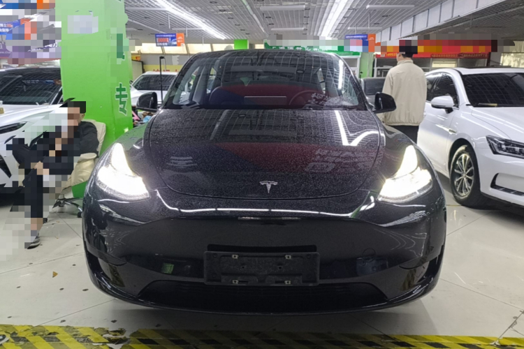 Tesla Model Y 2023 #3 Tesla Model Y 2023 car image #3