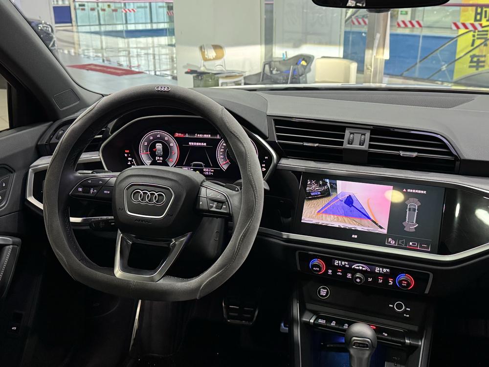 Audi Q3 2023 immagine di auto #16
