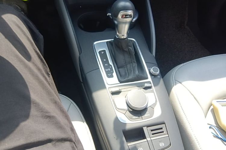 Audi A3 2017 car image #16