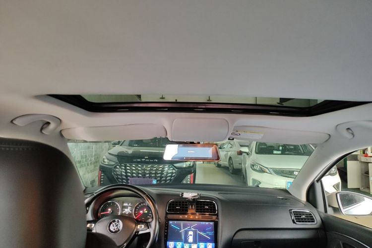 Volkswagen Polo 2015 #18 Volkswagen Polo 2015 car image #18