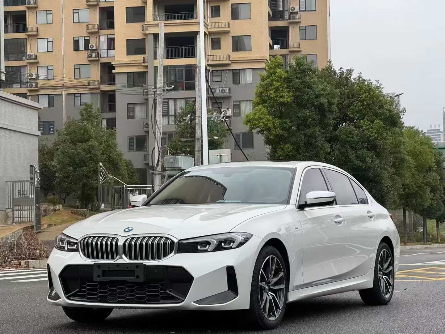 BMW 3 Series 2024 car image 