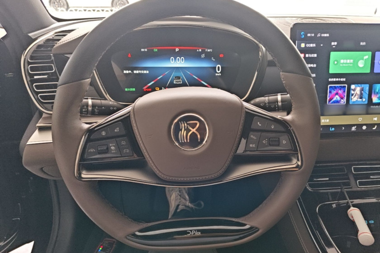 BYD Han 2024 car image #11