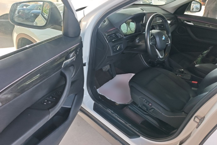 BMW X1 2018 car image #16