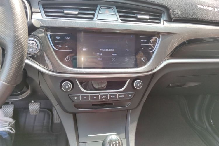 GEELY Emgrand 2017 #13 GEELY Emgrand 2017 car image #13