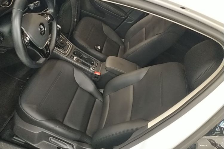 Volkswagen Golf 2020 #15 Volkswagen Golf 2020 car image #15