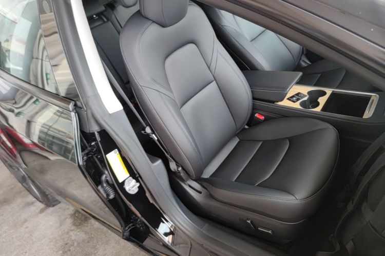 Tesla Model 3 2023 car image #24