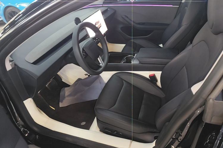 Tesla Model 3 2023 car image #15