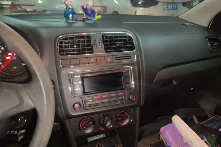 Volkswagen Polo 2015 car image #15