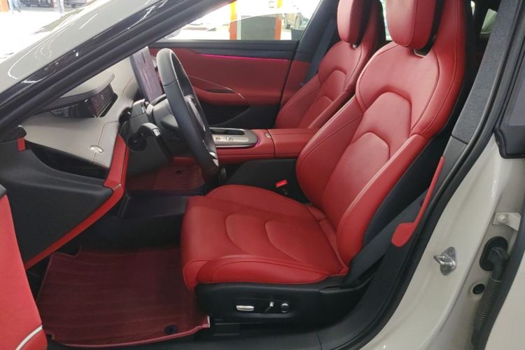 MI SU7 2024 immagine di auto #19