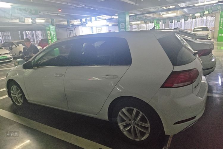 Volkswagen Golf 2019 car image #5