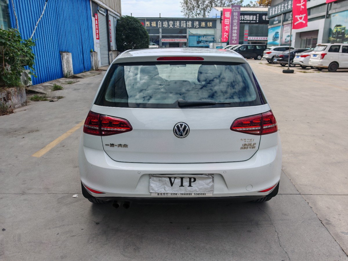 Volkswagen Golf 2018 car image #8