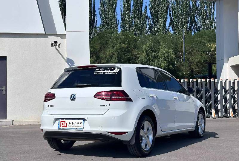 Volkswagen Golf 2017 car image #4