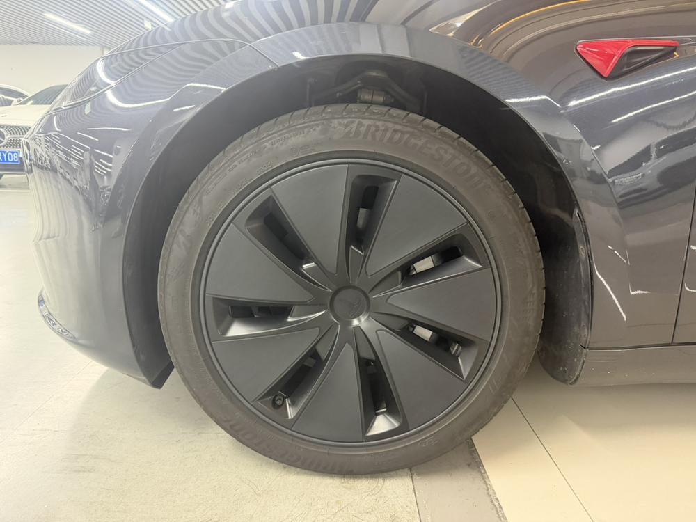 Tesla Model 3 2025 immagine di auto #6