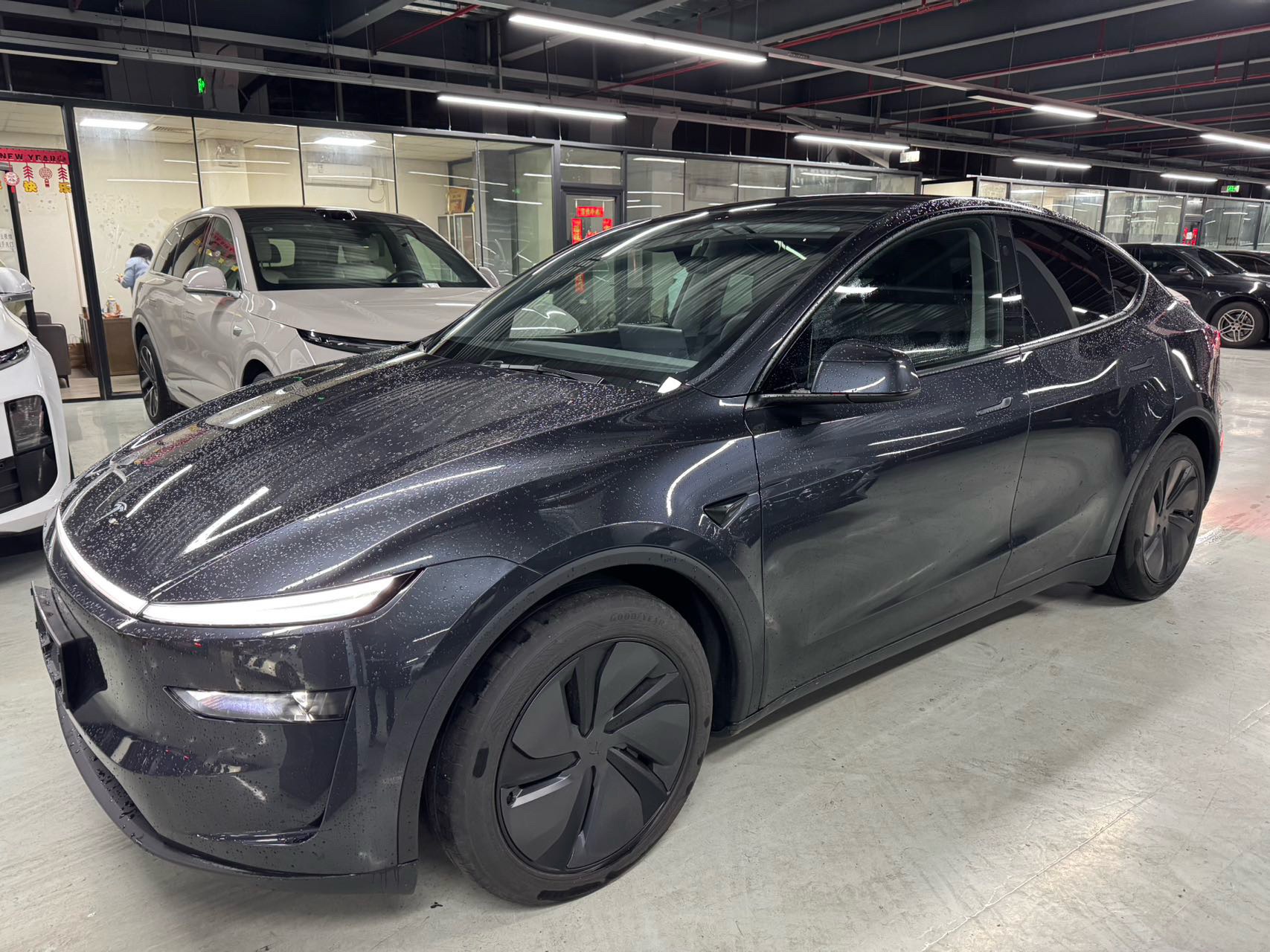 Tesla Model Y 2025 Tesla Model Y 2025 car image