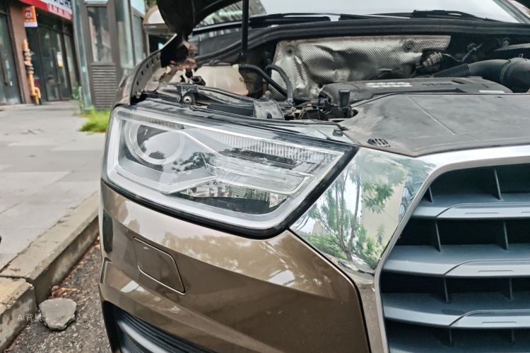 Audi Q3 2017 car image #8