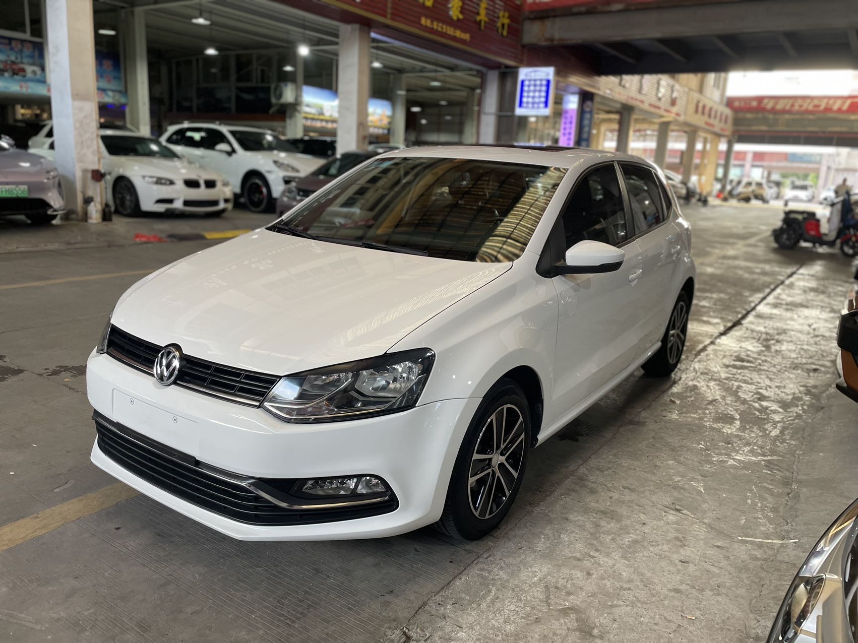 Volkswagen Polo 2017 Volkswagen Polo 2017 car image