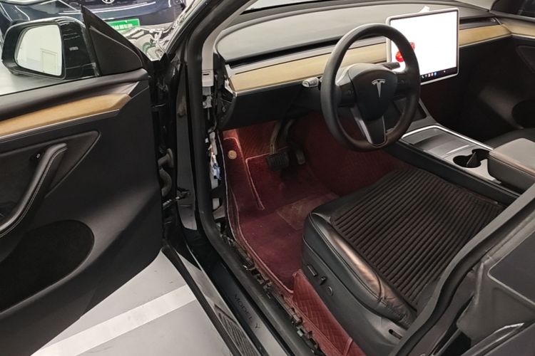 Tesla Model Y 2021 #16 Tesla Model Y 2021 car image #16