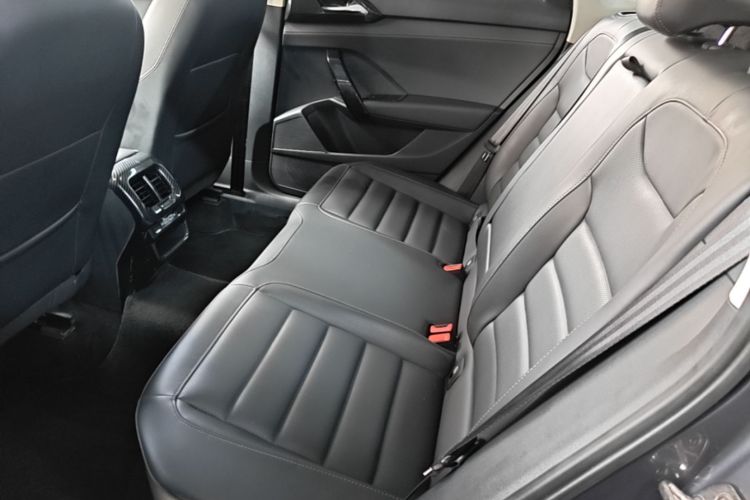 Volkswagen Tharu 2020 car image #13