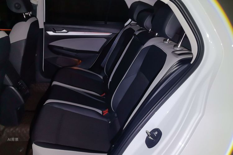 Volkswagen Golf 2023 car image #19