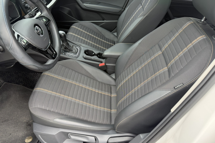 Volkswagen Lavida 2020 car image #12