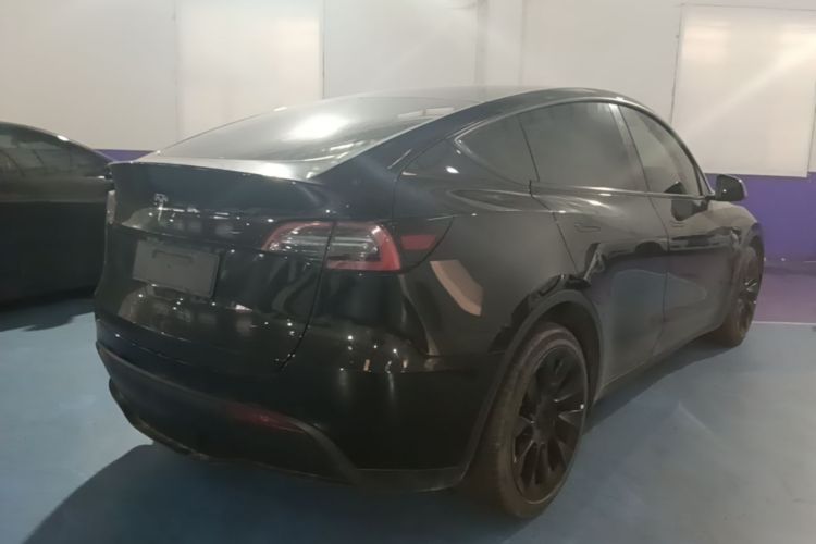 Tesla Model Y 2022 car image #7