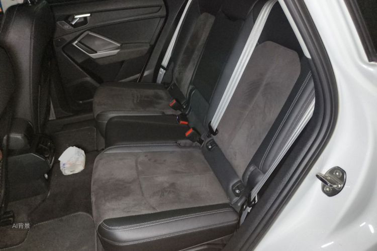 Audi Q3 2023 car image #19