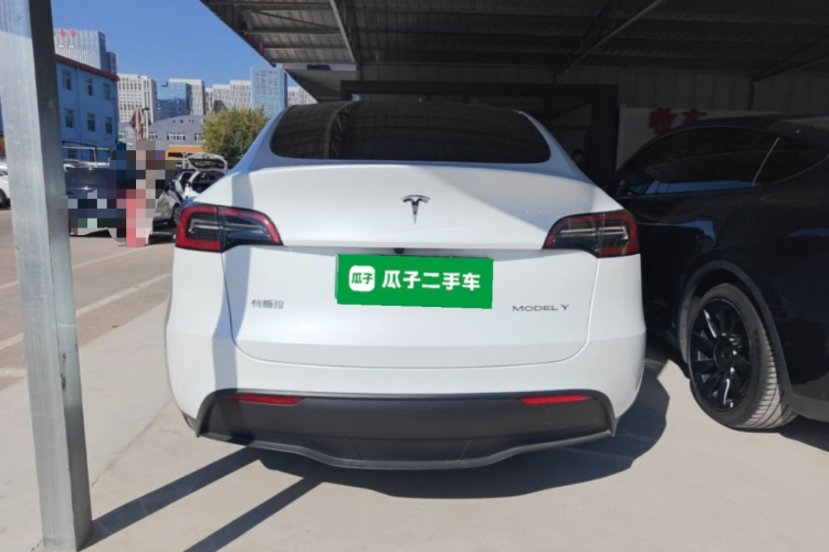 Tesla Model Y 2024 #6 Tesla Model Y 2024 image de voiture #6