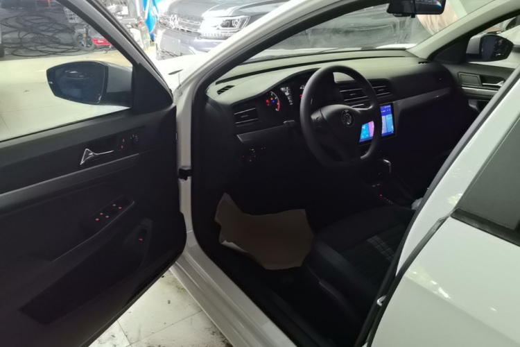 Volkswagen Lavida 2021 car image #16