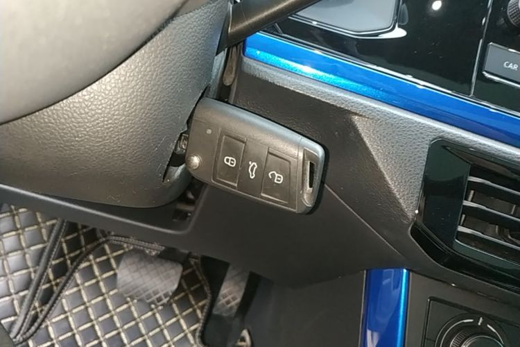 Volkswagen Polo 2020 car image #9
