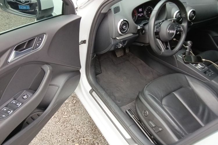 Audi A3 2019 car image #16