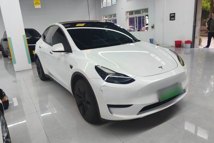 Tesla Model Y 2024 car image #4