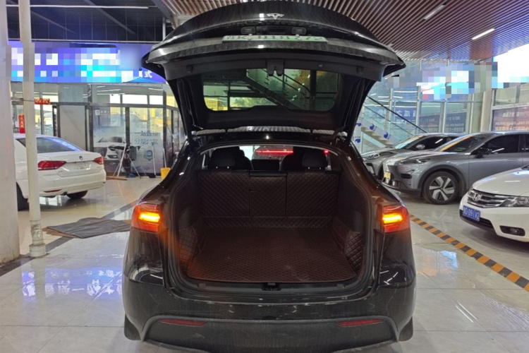 Tesla Model Y 2023 #19 Tesla Model Y 2023 immagine di auto #19