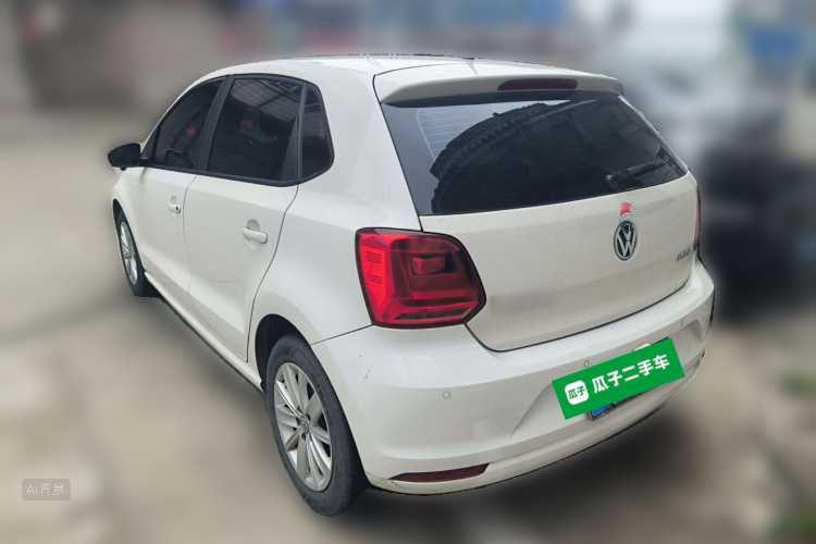 Volkswagen Polo 2015 car image #5
