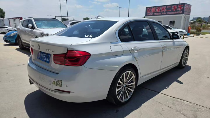 BMW 3 Series 2018 car image #7