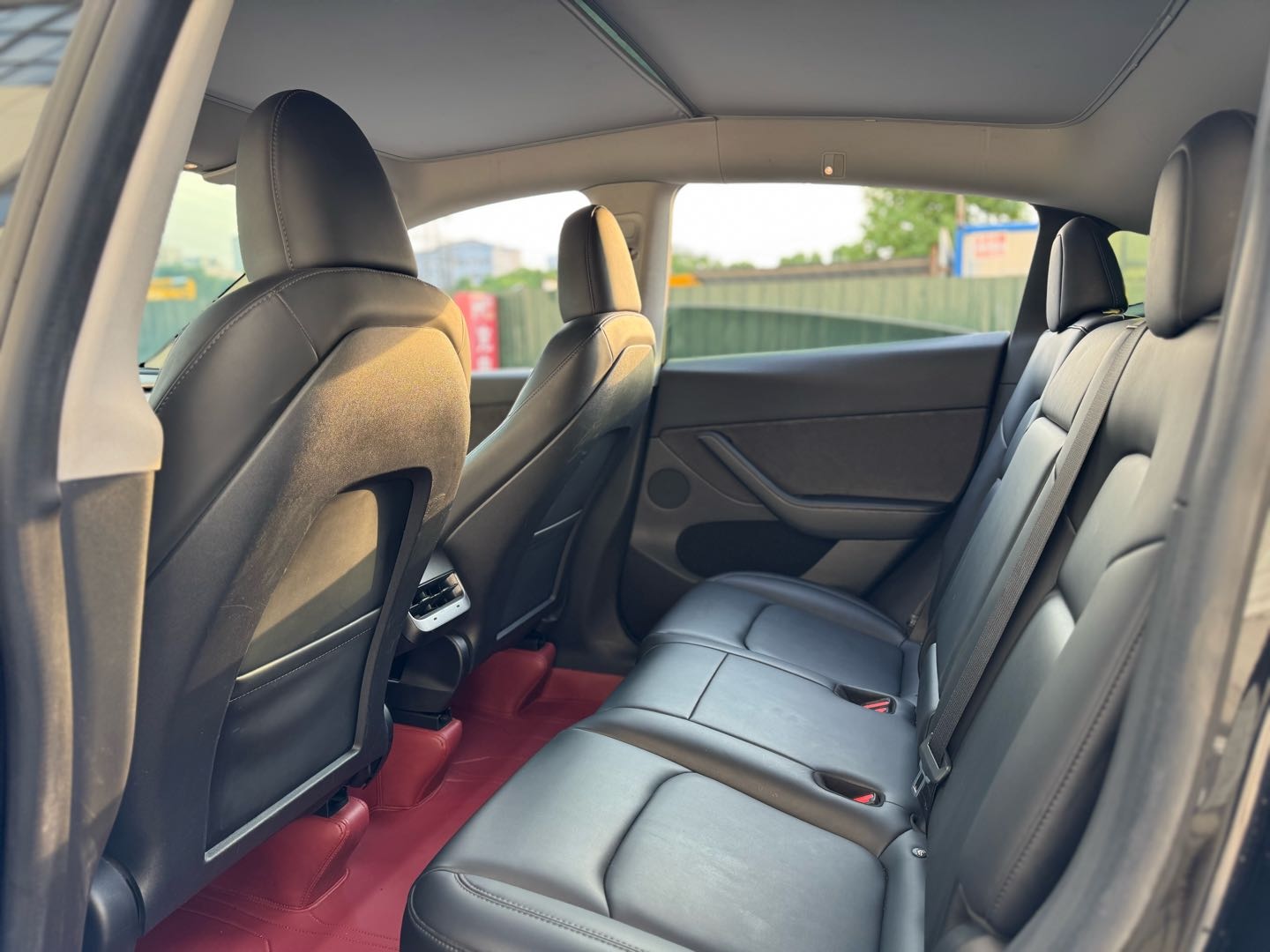 Tesla Model Y 2023 car image #7