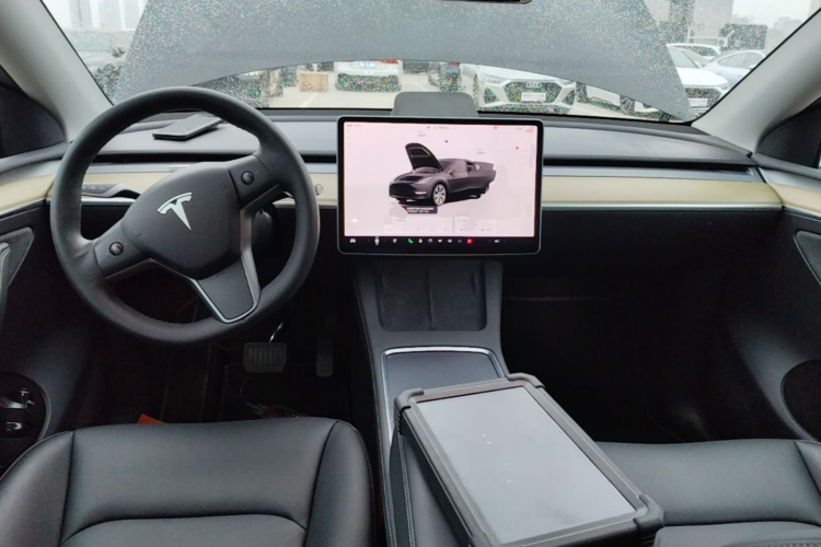 Tesla Model Y 2022 #10 Tesla Model Y 2022 car image #10