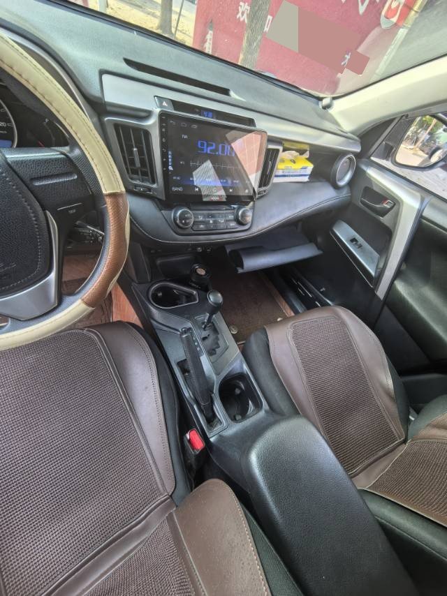 Toyota RAV4 2019 immagine di auto #4