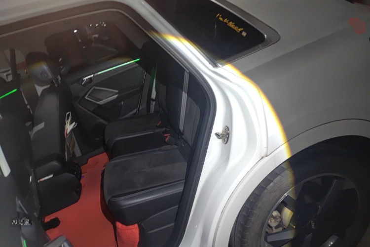 Audi Q3 2020 car image #19