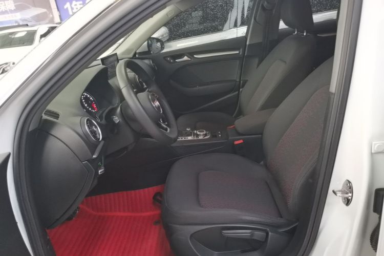 Audi A3 2018 car image #15