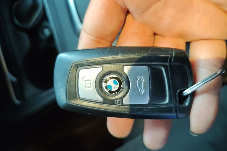 BMW 3 Series 2018 immagine di auto #9
