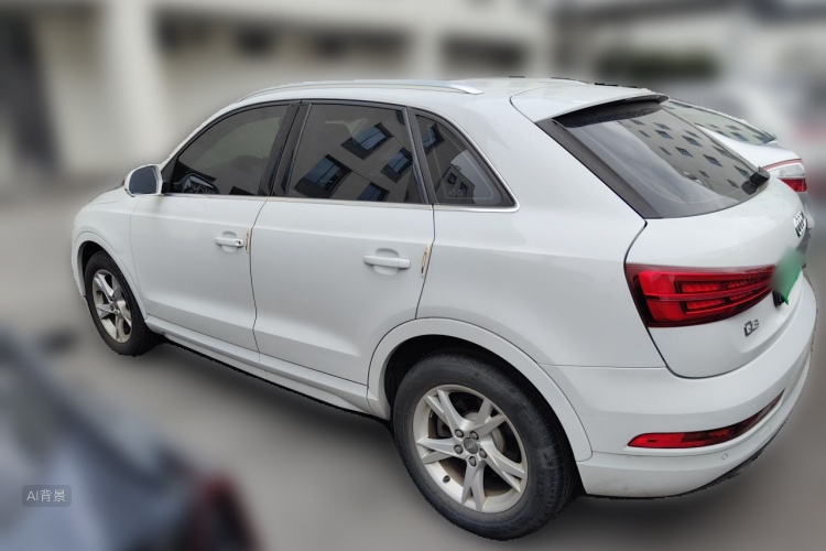 Audi Q3 2018 car image #5