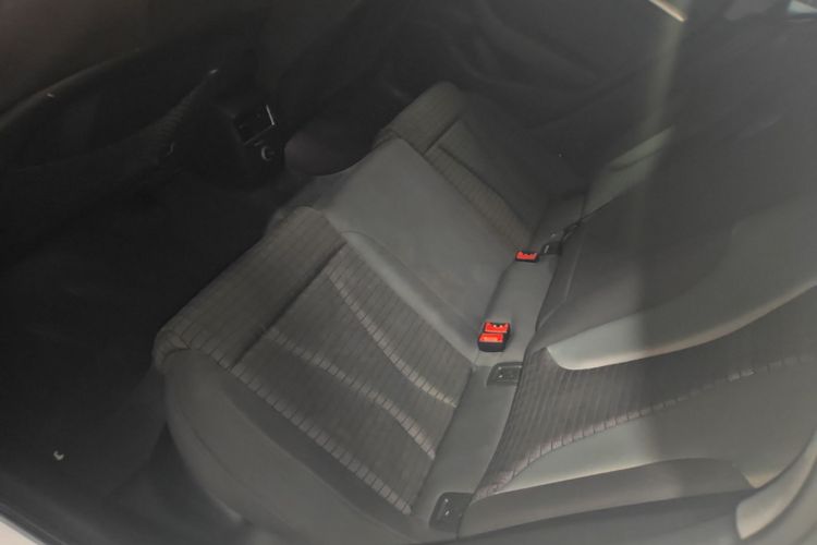 Audi A3 2018 car image #17