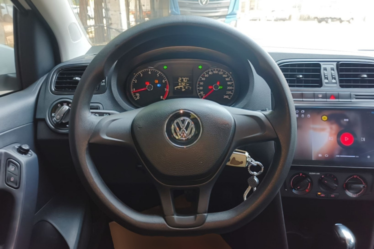 Volkswagen Polo 2016 #15 Volkswagen Polo 2016 car image #15