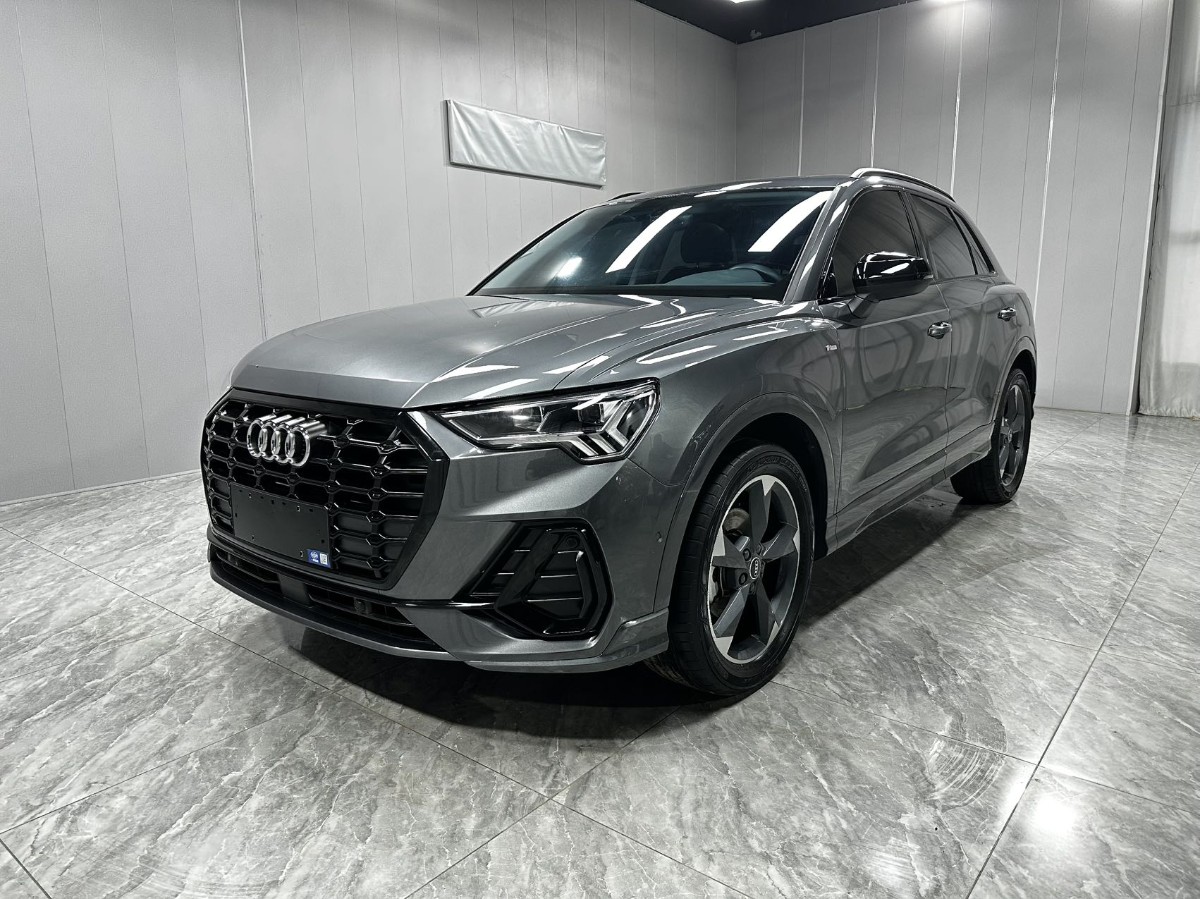 Audi Q3 2022 Audi Q3 2022 immagine di auto